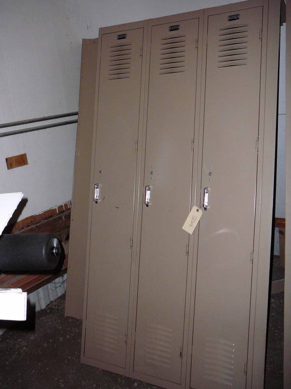 lot 225 image: Lockers
