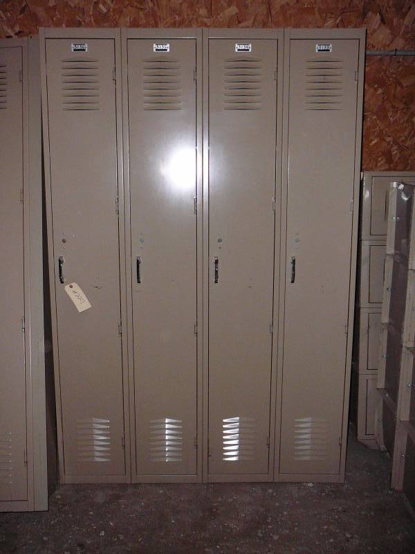 lot 238 image: Lockers