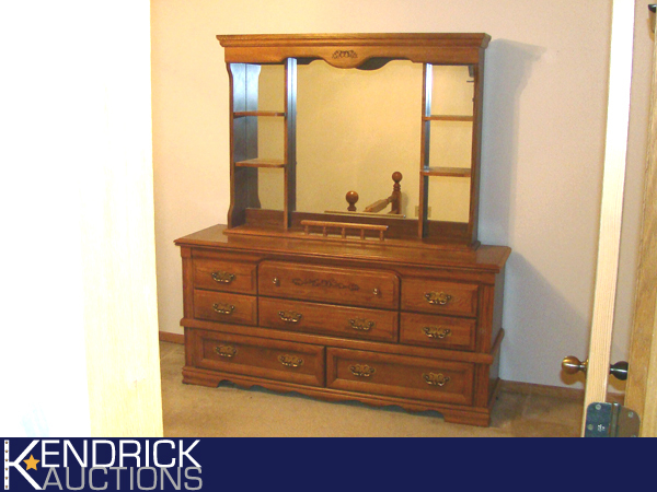 Broyhill 8 Drawer Solid Wood Lowboy Dresser and Vanity