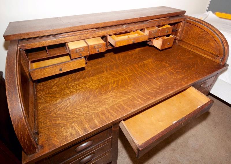 Antique American Mission Era Tiger Oak Roll-Top Desk