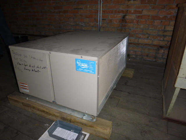 lot 13 image: Heatcraft Compressor