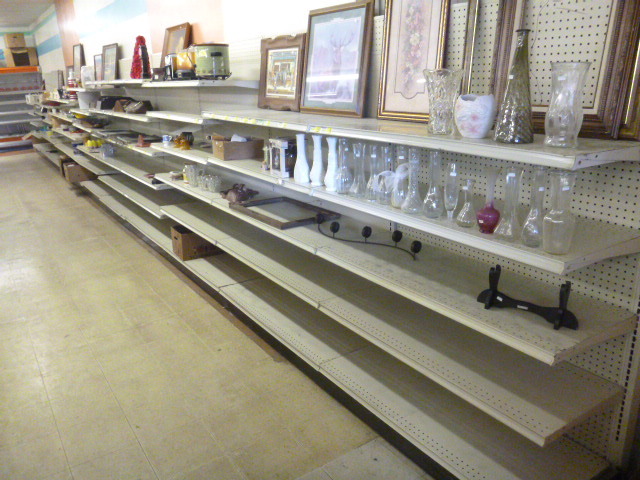 lot 18 image: Lozier Shelving