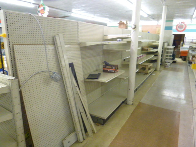 lot 40 image: Lozier Shelving