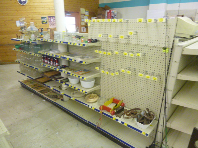 lot 42 image: 111 of Shelving