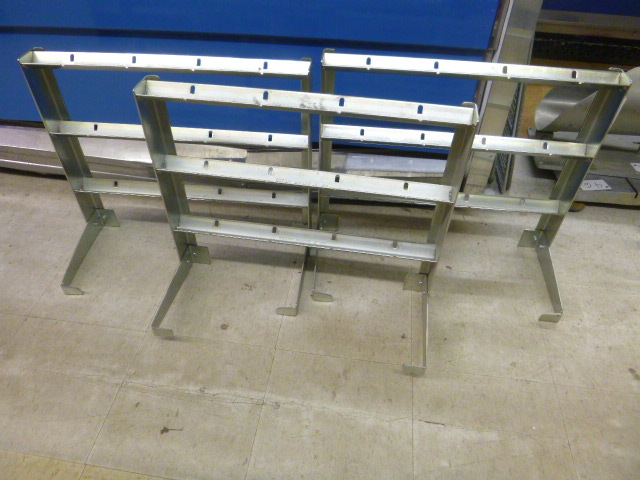 lot 49 image: 2 Metal Racks