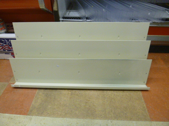 lot 69 image: 4 Feet Book Metal Rack