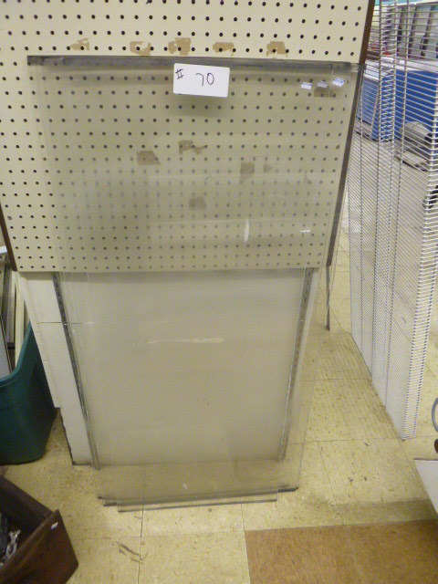 lot 70 image: 4 Sheets of Plexiglas