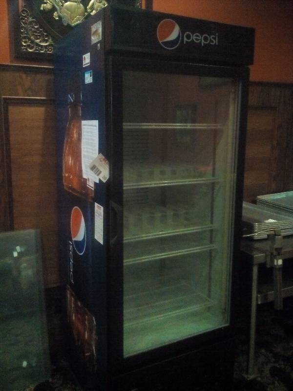 lot 39 image: Pepsi Machine