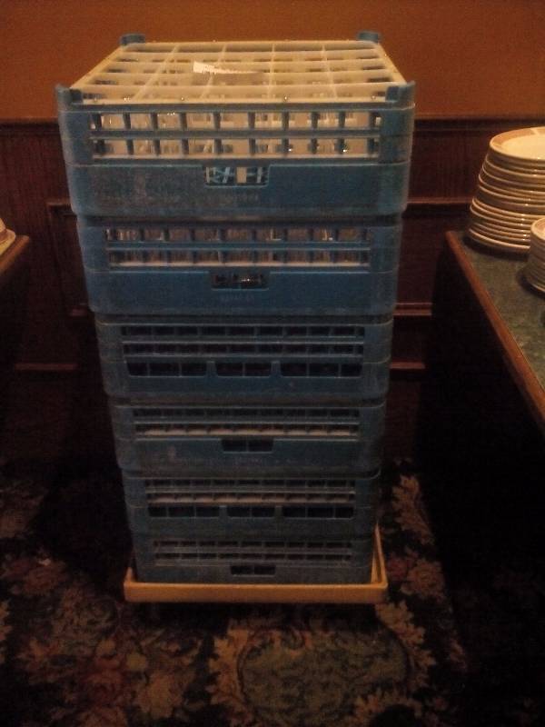 lot 27 image: Restaurant Water Glasses