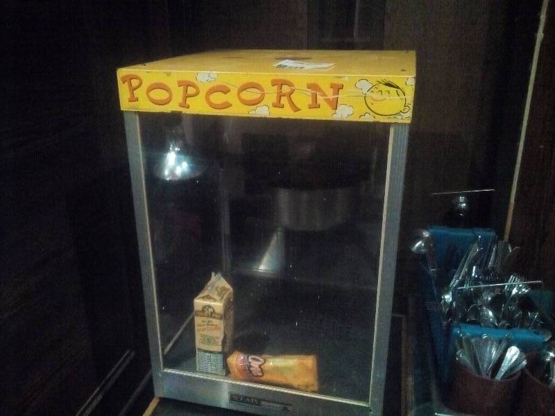 lot 32 image: Electric Pop Corn Machine