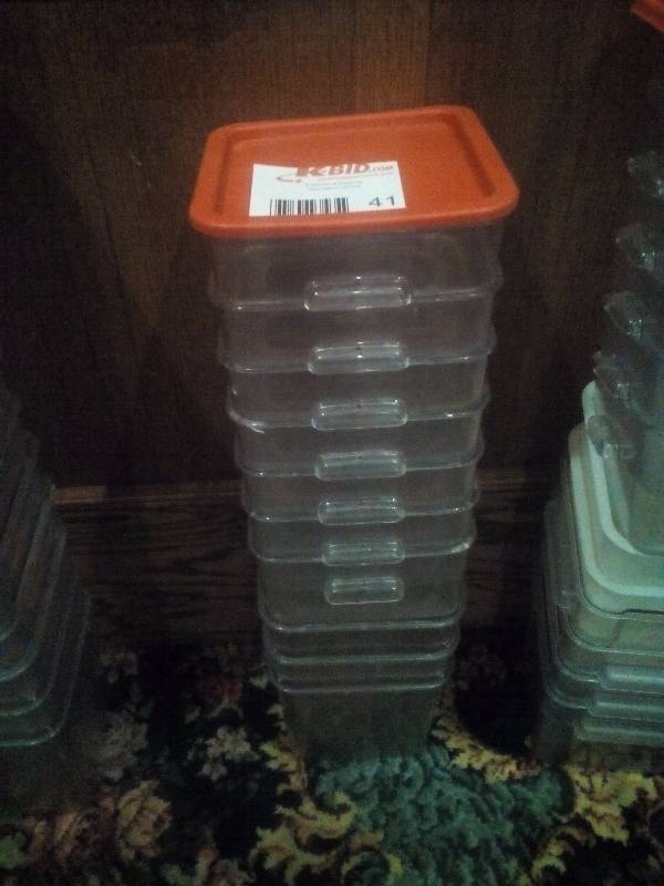 lot 41 image: Stack of Plastic Food Containers