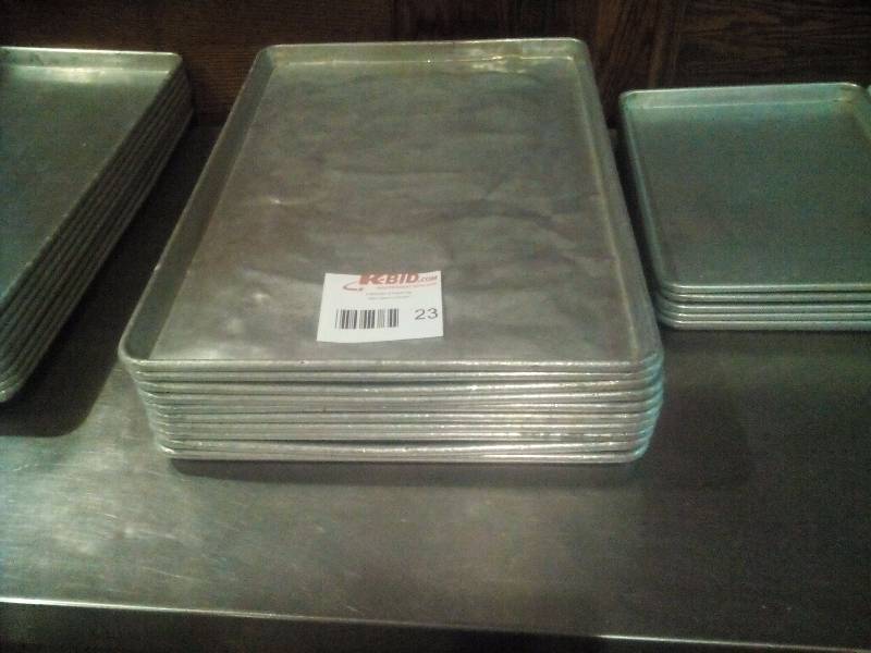 lot 23 image: 10 Aluminum Baking Sheets