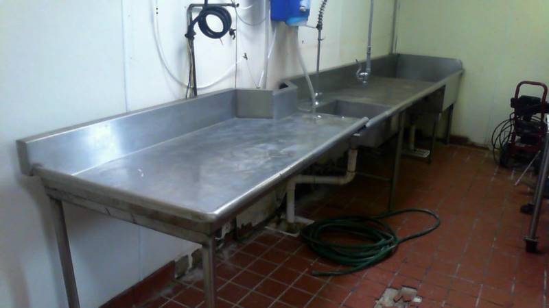 lot 16 image: Stainless Dishwashing Station