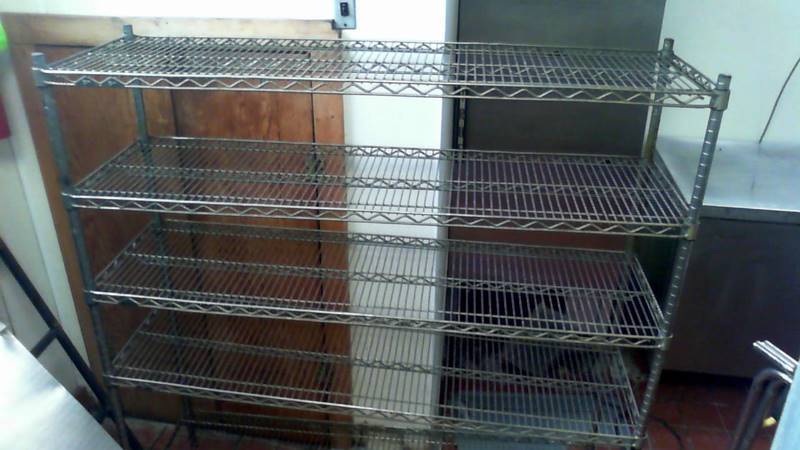 lot 15 image: Metal Shelf