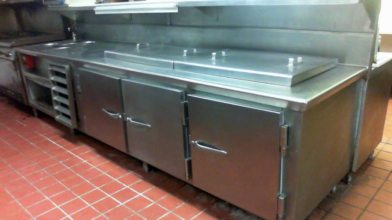 lot 3 image: Trautsen Chefs Prep Table