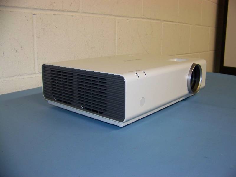 lot 14 image: Sony, VPL-EW255, LCD Projector with HDMI Input