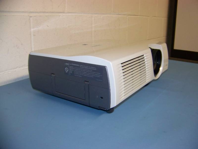 lot 18 image: Sony, VPL-PX35, SuperBright, LCD Projector
