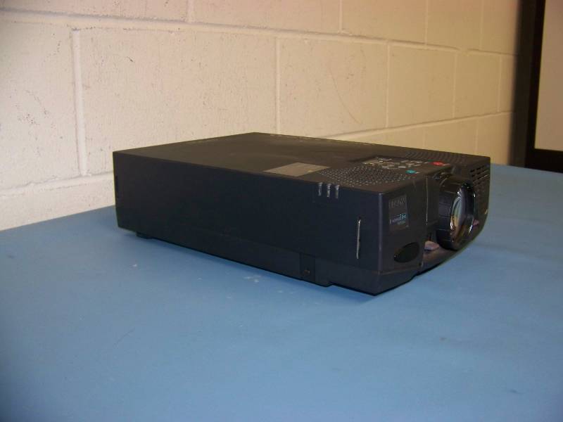 lot 106 image: Epson, PowerLite, ELP-5550, 3LCD Projector