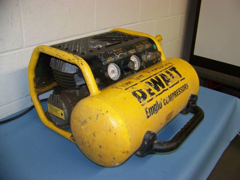 lot 51 image: DeWalt, Electric, 4 Gallon, Single Tank, Hand Carry Air Compressor