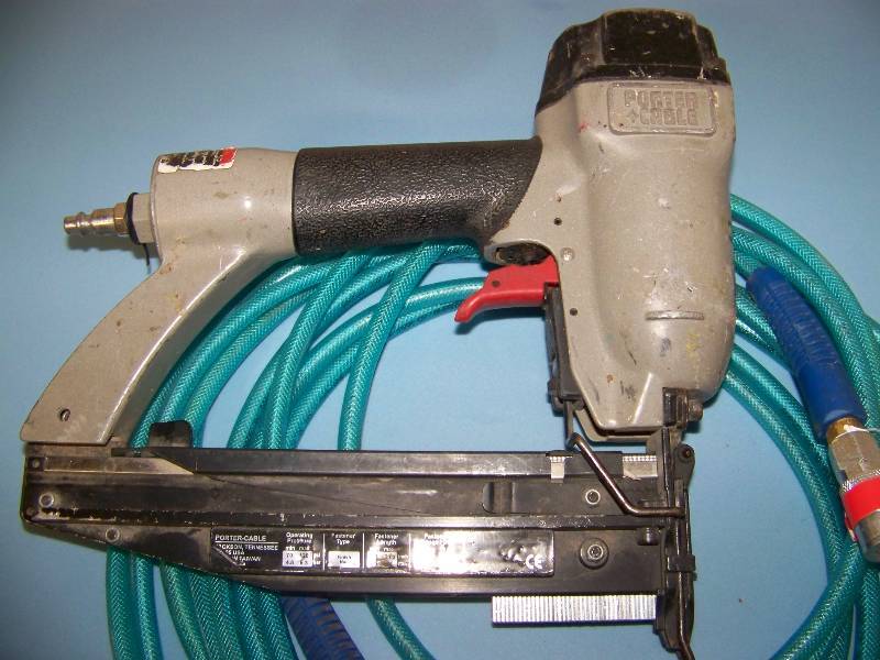 lot 52 image: Porter Cable, 16 GA., Finish Nailer with Air Line