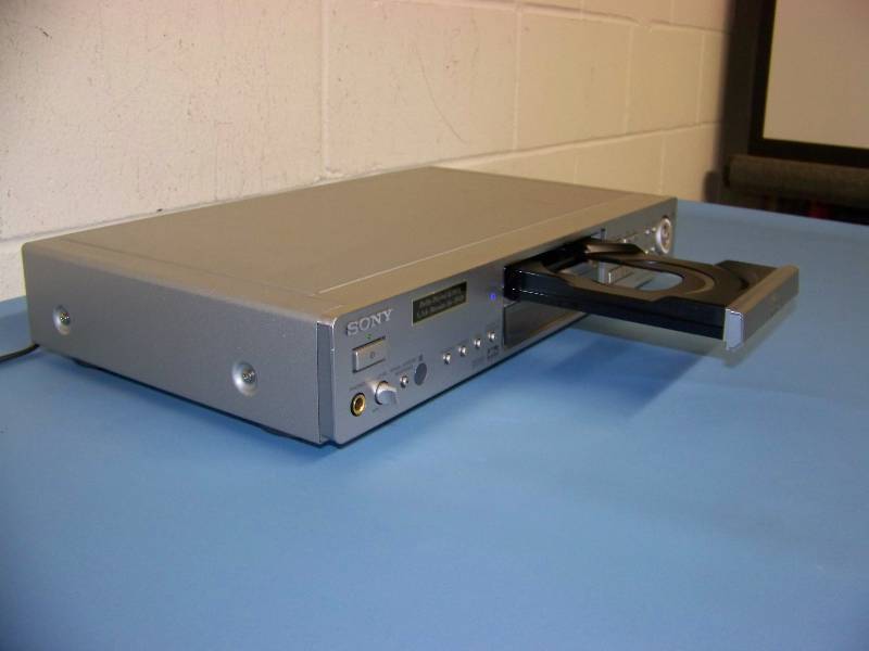 lot 45 image: Sony, DVD  CD Player with Remote Control