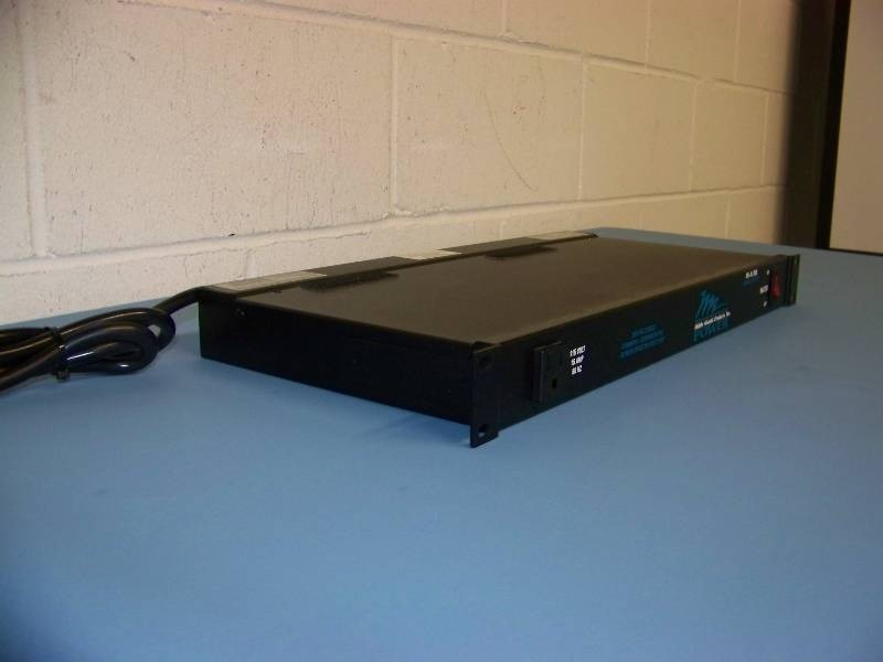 lot 98 image: Middle Atlantic, 15 Amp, 8-Outlet, Power Center  Power Strip