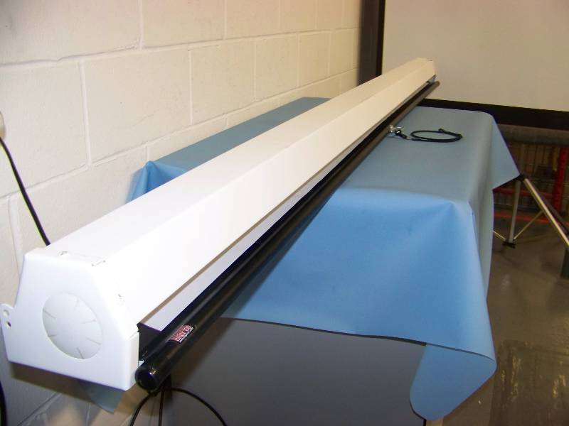 lot 29 image: Draper, Luma 2, HDTV 169 Format, Manual (Pull Down), Movie  Projection Screen