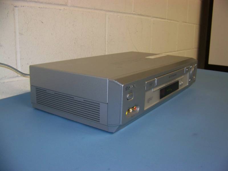 lot 50 image: Sony, Video Cassette Recorder (VCR) with Remote Control