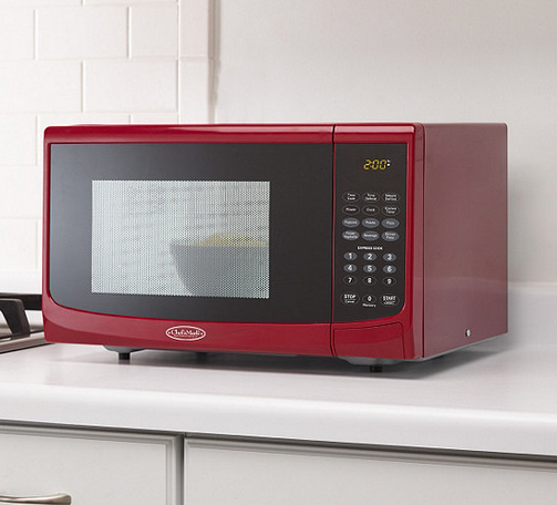 Chef�s Mark .9 cu. ft. 900-Watt Microwave Oven - Red