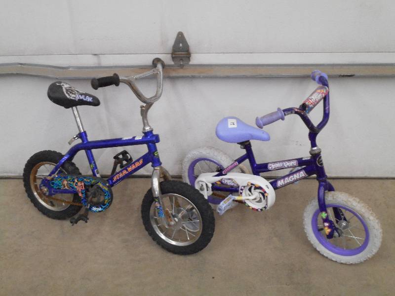 lot 21 image: Lot Of (2) Toddlers Bicycles ...