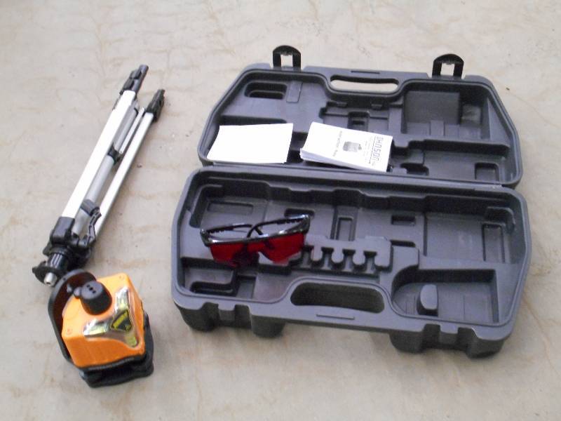lot 24 image: Johnson Rotary Laser Kit, Like New ...