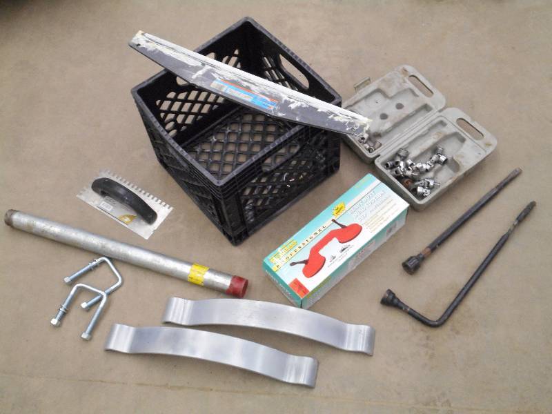 lot 41 image: Crate Full Of Misc Trailer Supplies...