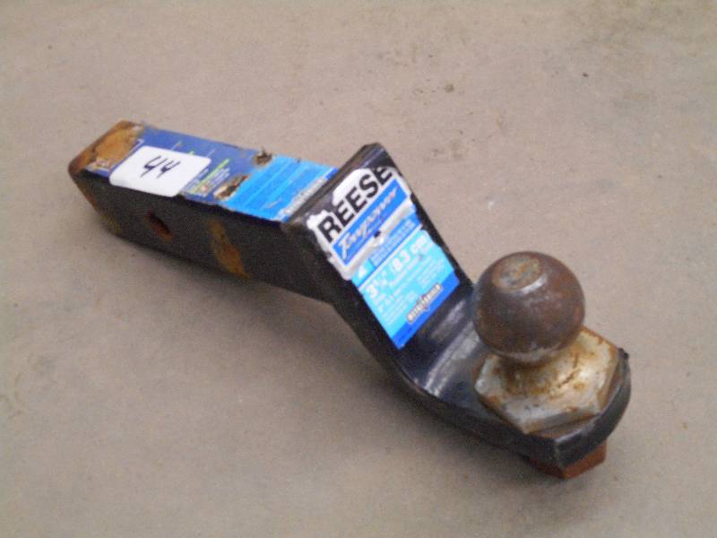 lot 44 image: Receiver Hitch With 2 Ball...