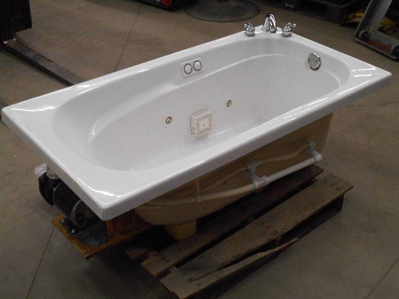 lot 67 image: Whirlpool 120Volt Jacuzzi Tub, Fauc...
