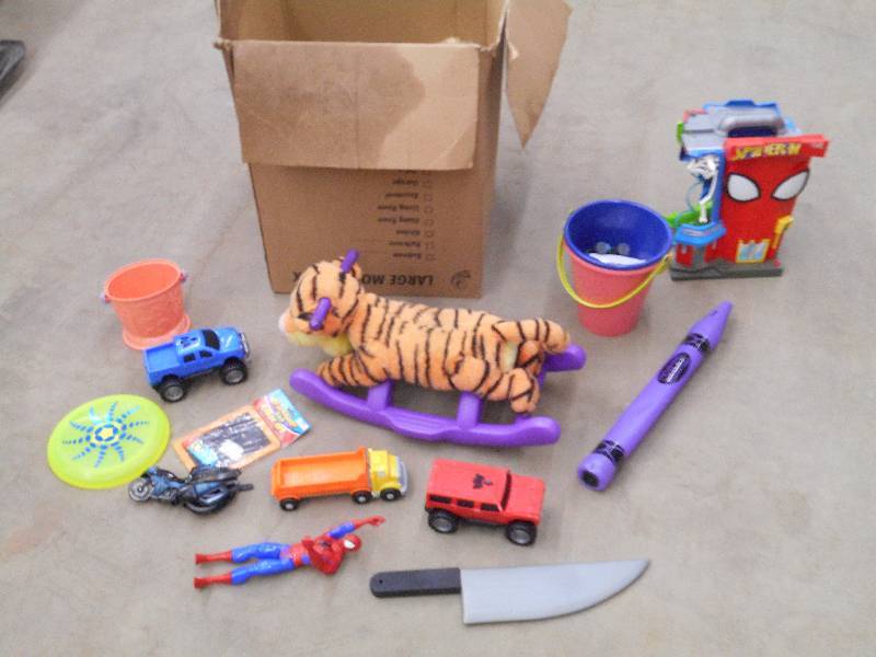 lot 89 image: Box Of Assorted Kids Toys ...