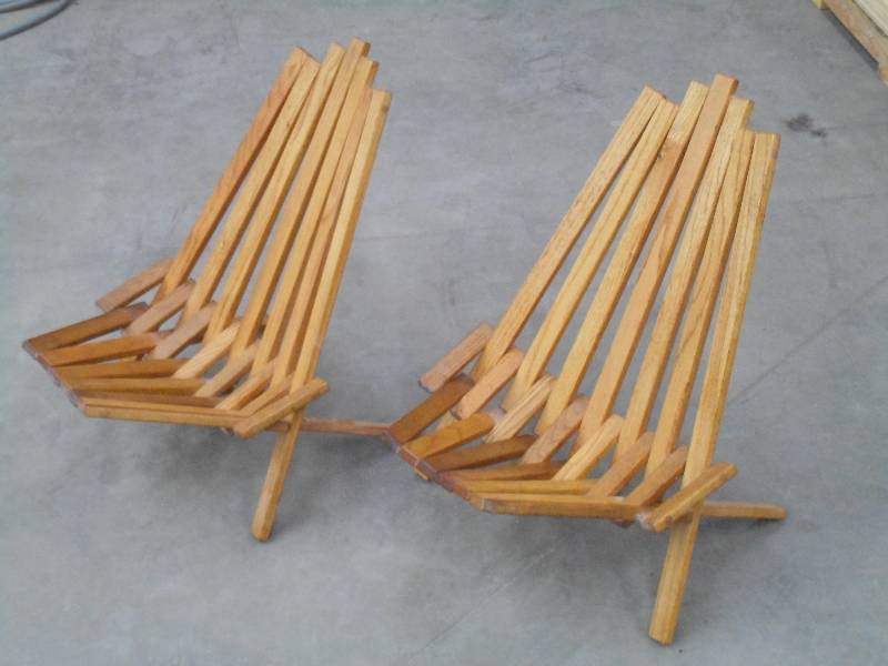 lot 102 image: (2) Unique Folding Wooden Beach Cha...