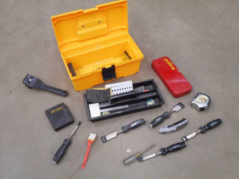 lot 105 image: Plastic Toolbox Full Of Assorted Ha...