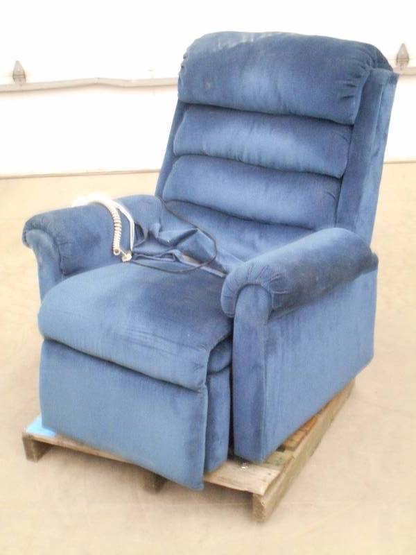 lot 116 image: Electric-Lift Cushioned Recliner Ch...