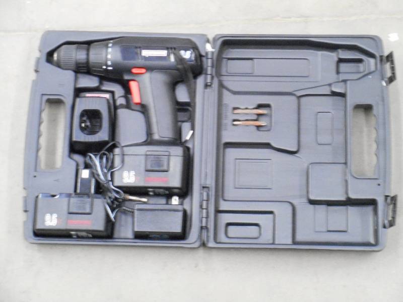 lot 118 image: Craftsman 9.6Volt Cordless Drill Se...