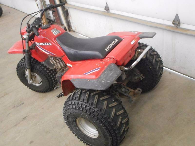 lot 1 image: 1985 Honda 250SX Three-Wheeler
