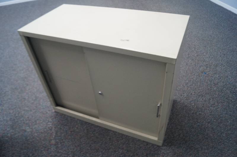 Metal cabinet