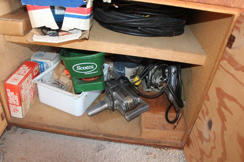 lot 264 image: Contents of Cabinet Tools
