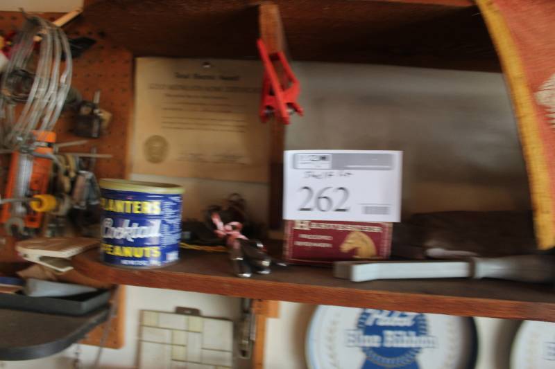 lot 262 image: Shelf Lot