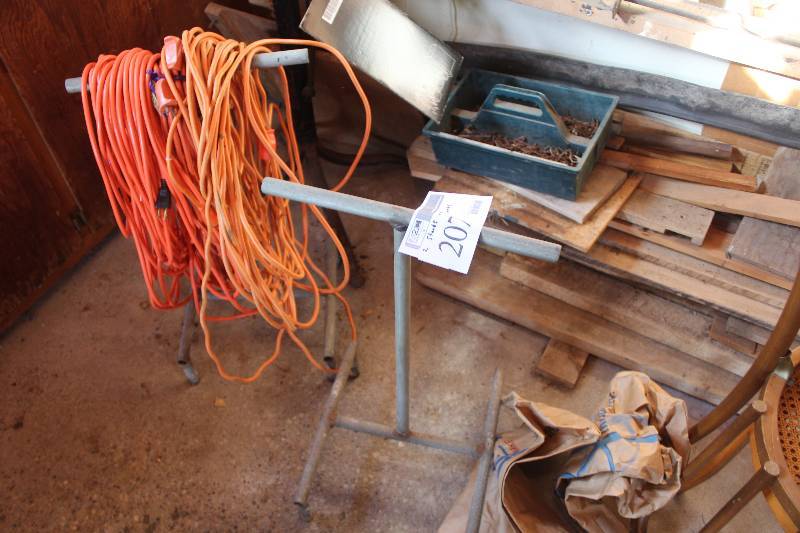 lot 207 image: Lot of (2) Stands, Electric Extension Cords