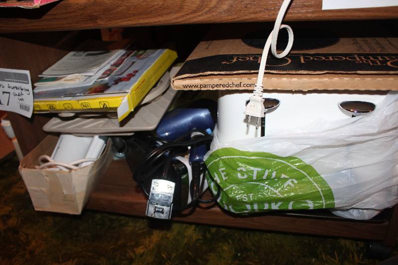lot 217 image: Shelf Lot of Various Kitchen Furnishings