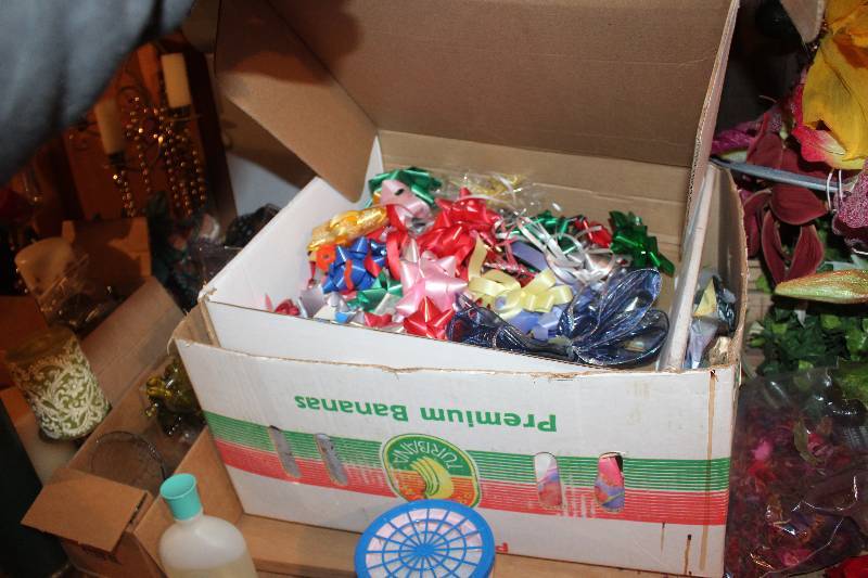 lot 152 image: Box Lot of Premade Bows
