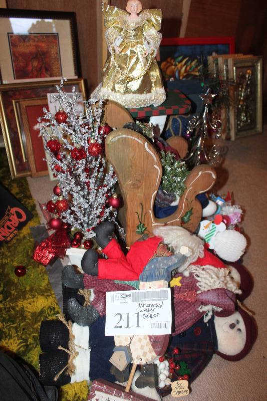 lot 211 image: Lot of Christmas Winter Decorations