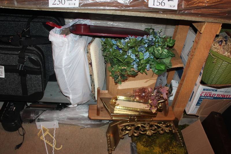 lot 230 image: Under Table Lot of Various Seasonal Decorations