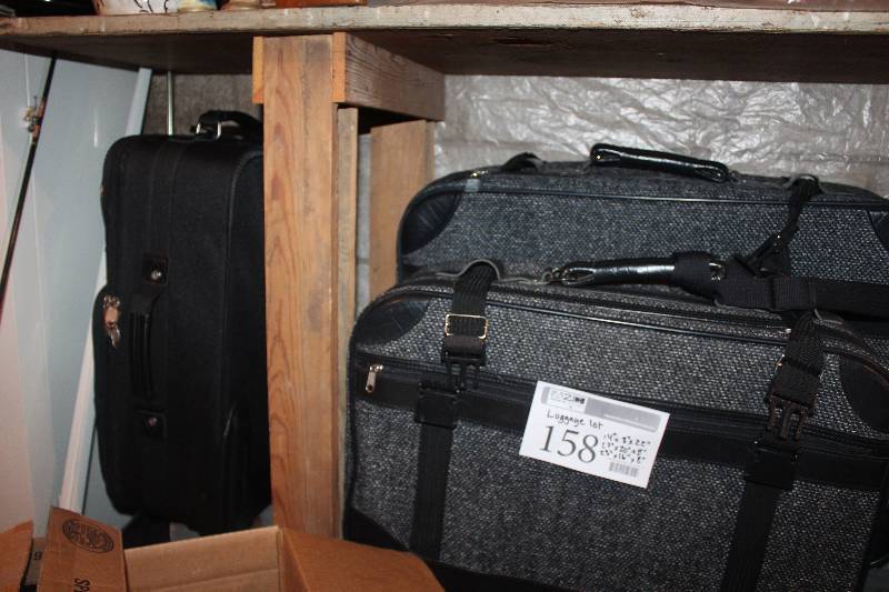 lot 158 image: Lot of (3) Luggage