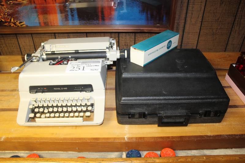 lot 251 image: Lot of (2) Typewriters, Inked Ribbon